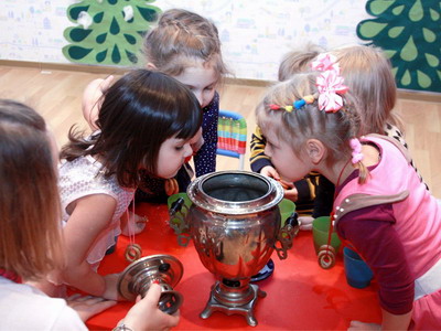 частный детский сад в центральном районе: пьем чай из самовара
