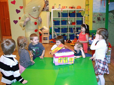 частный детский сад в центральном районе: домик для человечка
